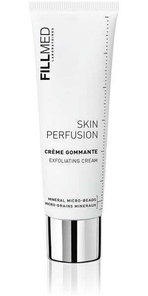This micro-polishing cream provides a mechanical exfoliation of the dead cells on the skin surface. With a controlled exfoliating action, this cream stimulates cells in the basal layer before reactivating the cell regeneration process.
